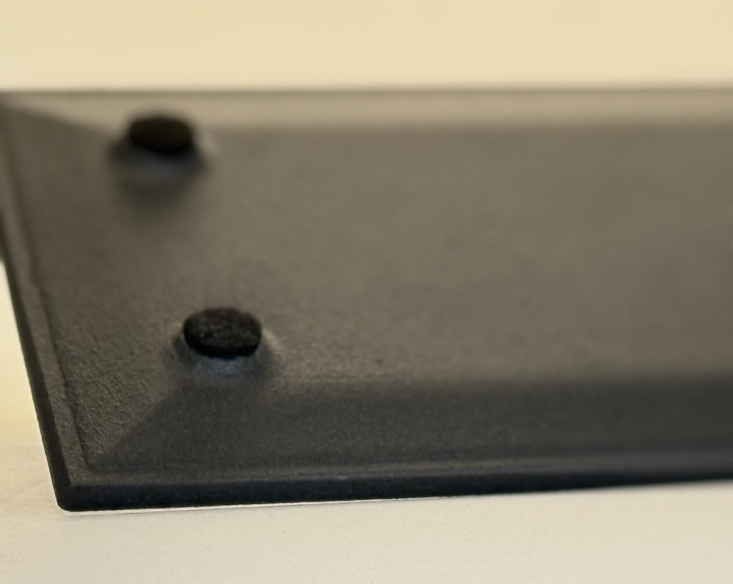Årstid gjutjärnsfat detaljbild